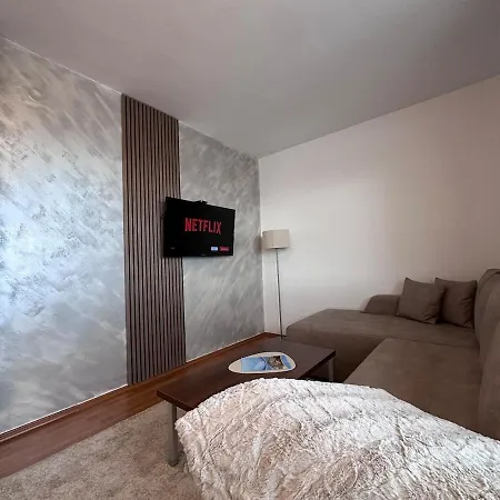 Host2u Belvedere - In - Out - Free Parking Apartment *