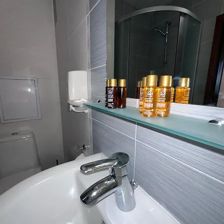 Host2u Belvedere - In - Out - Free Parking