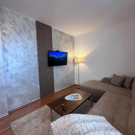 Апартаменты Host2u Belvedere - In - Out - Free Parking *